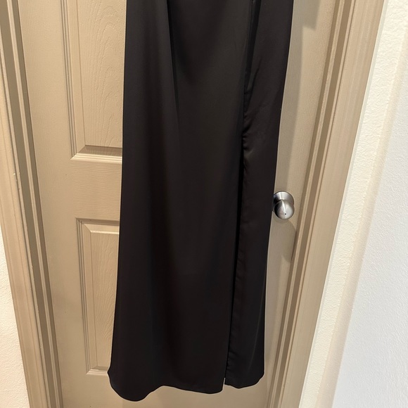 Hayley Paige - Black long gown one shoulder special occasion dress. NWT size 14 - Picture 7 of 10
